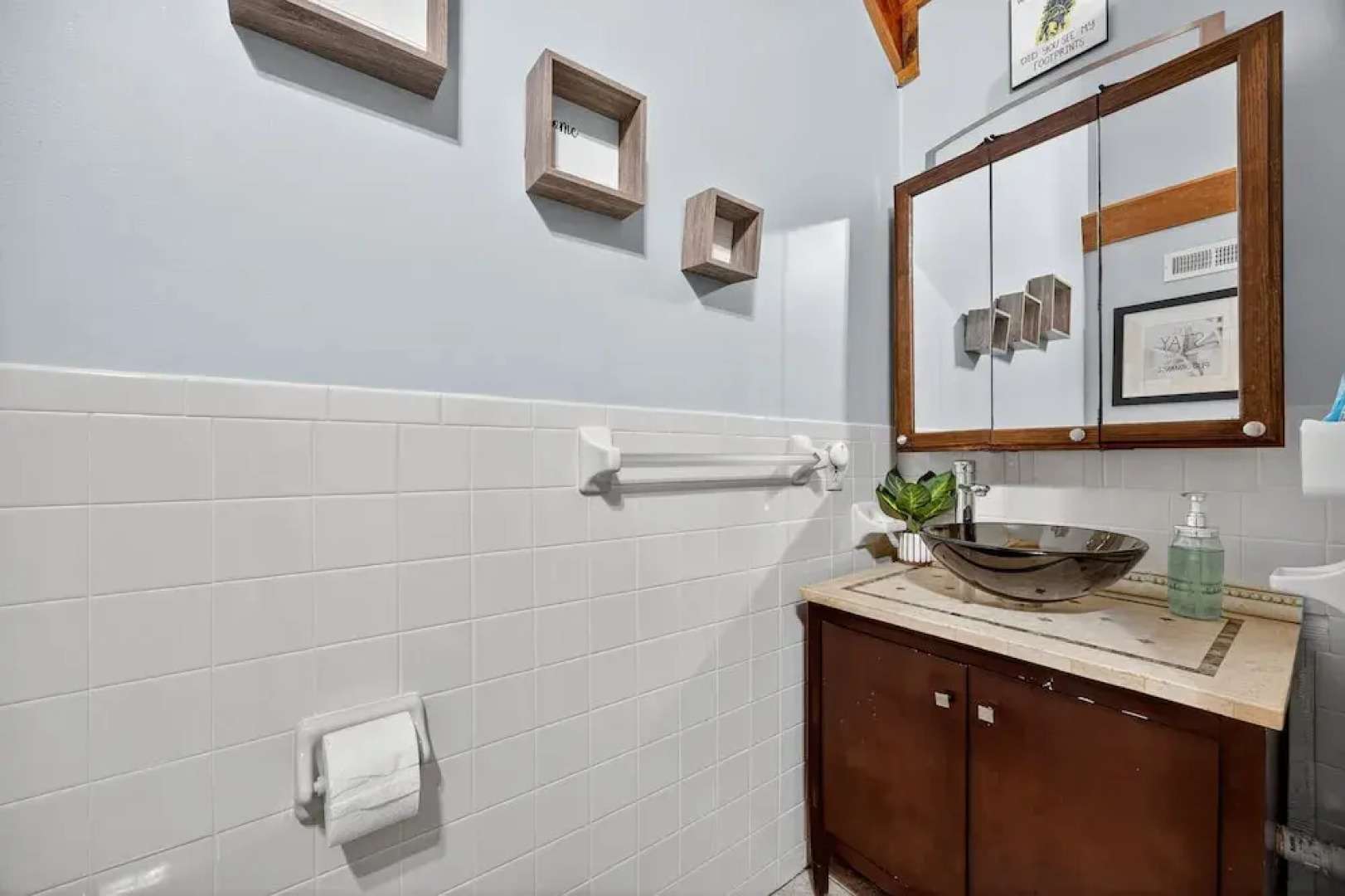 Mountain Escape With Hot Tub & Stargazing 3 Bedroom Cabin