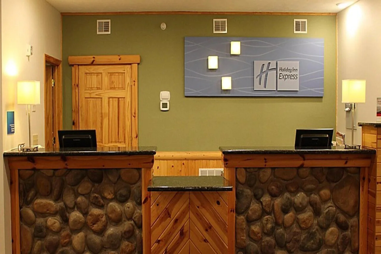 Holiday Inn Express Munising-Lakeview by IHG