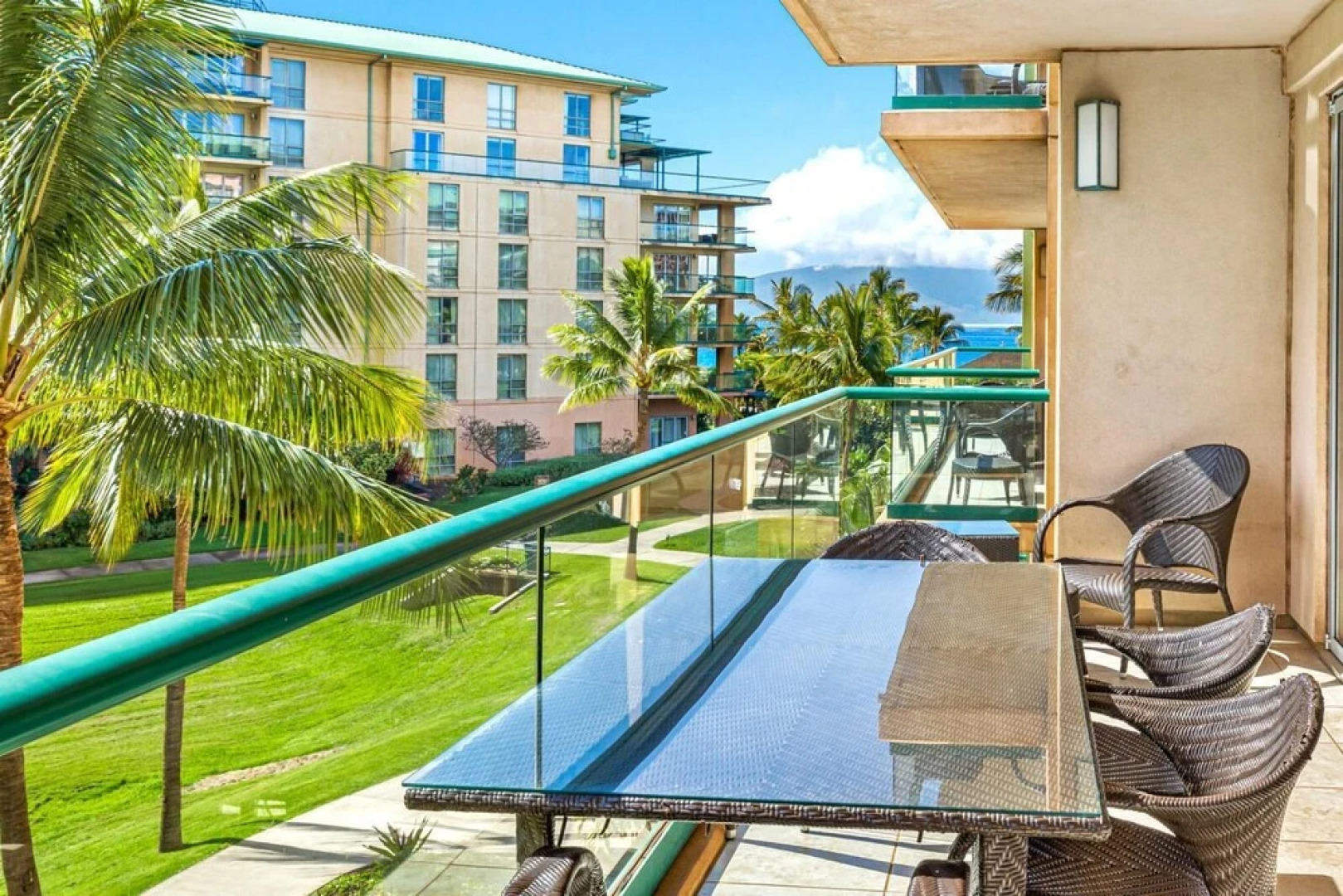 K B M Resorts- Hkk-306 Chic 2bd, Upgraded, Steps Away From Resort Pools, Beach and Spa!