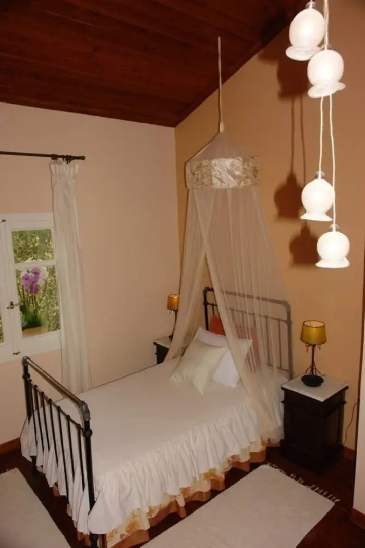 Charming 2-bed Cottage in Vatos