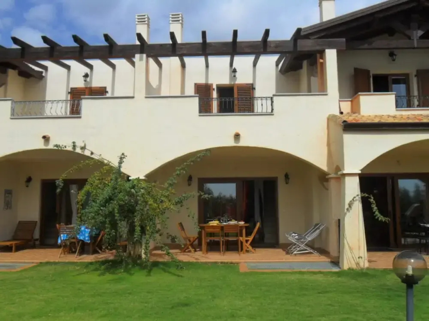 Villa With 4 Bedrooms in Chia, With Wonderful sea View, Furnished Garden and Wifi - 800 m From the Beach