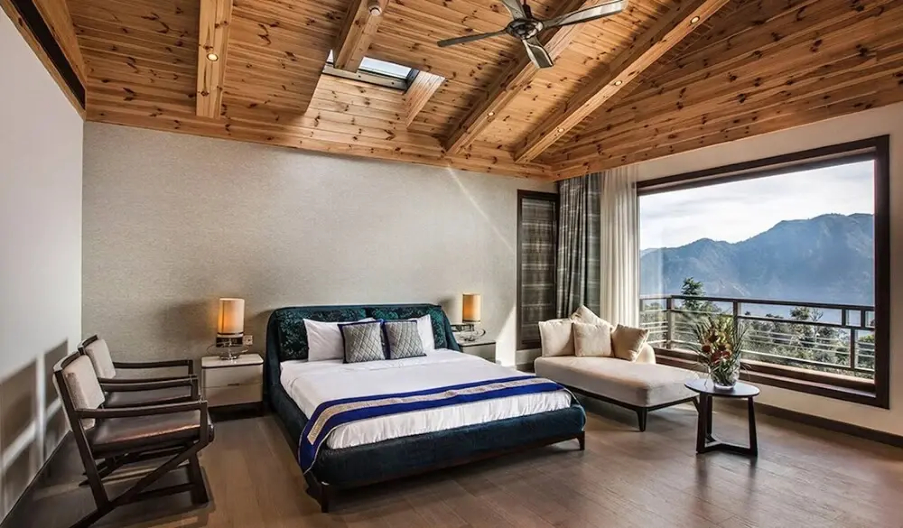 An Extravagant Luxurious Pushp Villa Overlooking The Ganges and Rishikesh Valley