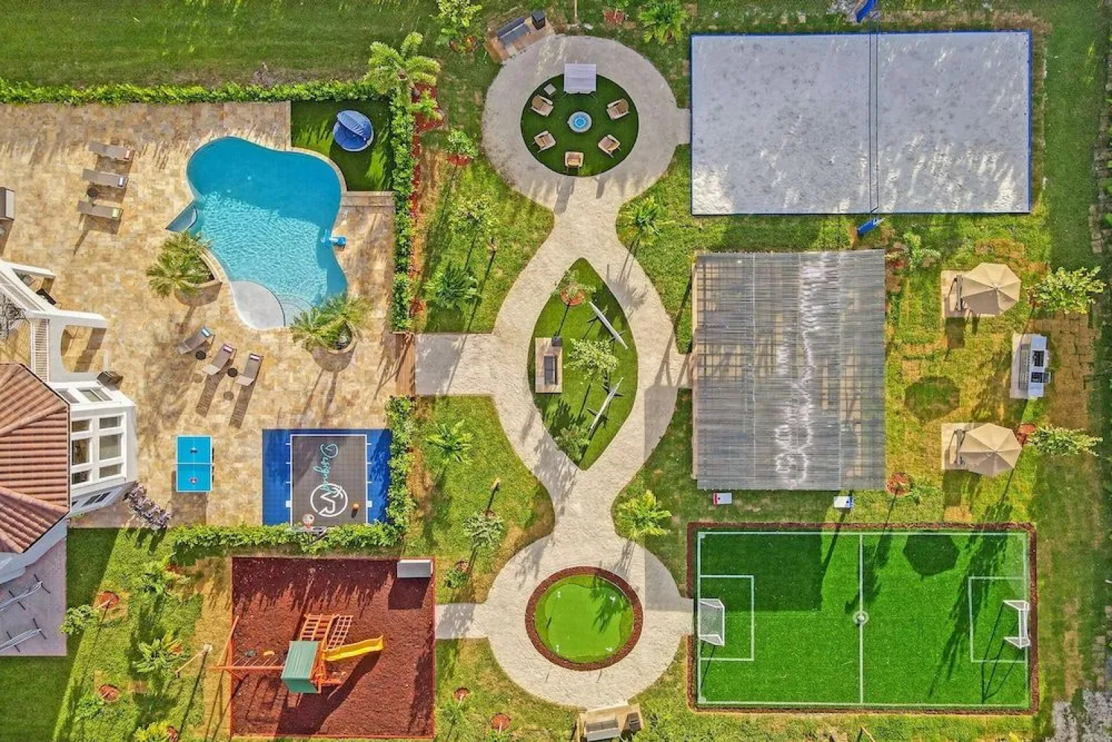 Lavish 8 Br Estate with Pool & Courts