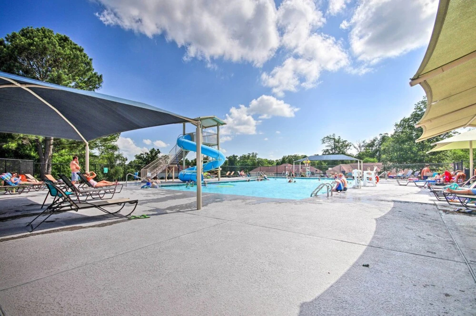 Bella Vista Home w/ Deck + Trails: On Golf Course!