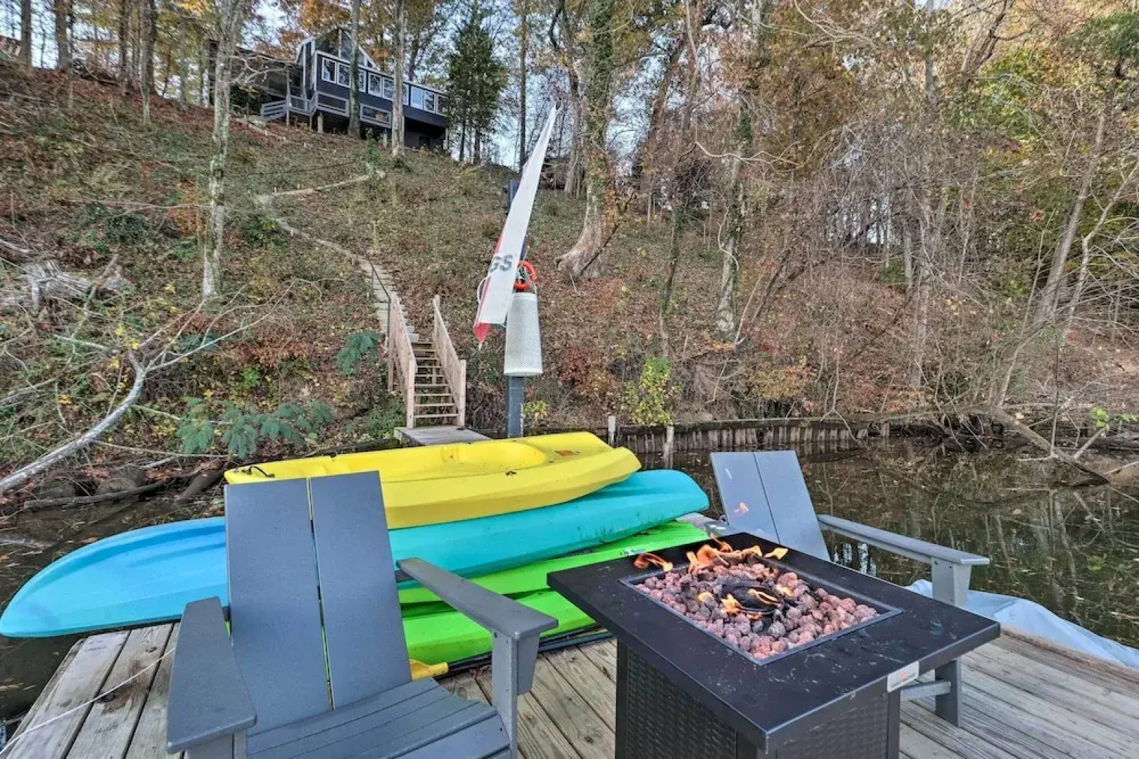 'the Chalet on Sinclair' w/ Private Dock & Kayaks!