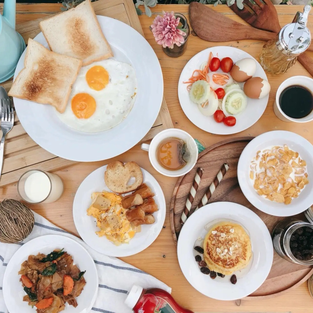 Kinnon Deluxe Hostel Coworking Cafe