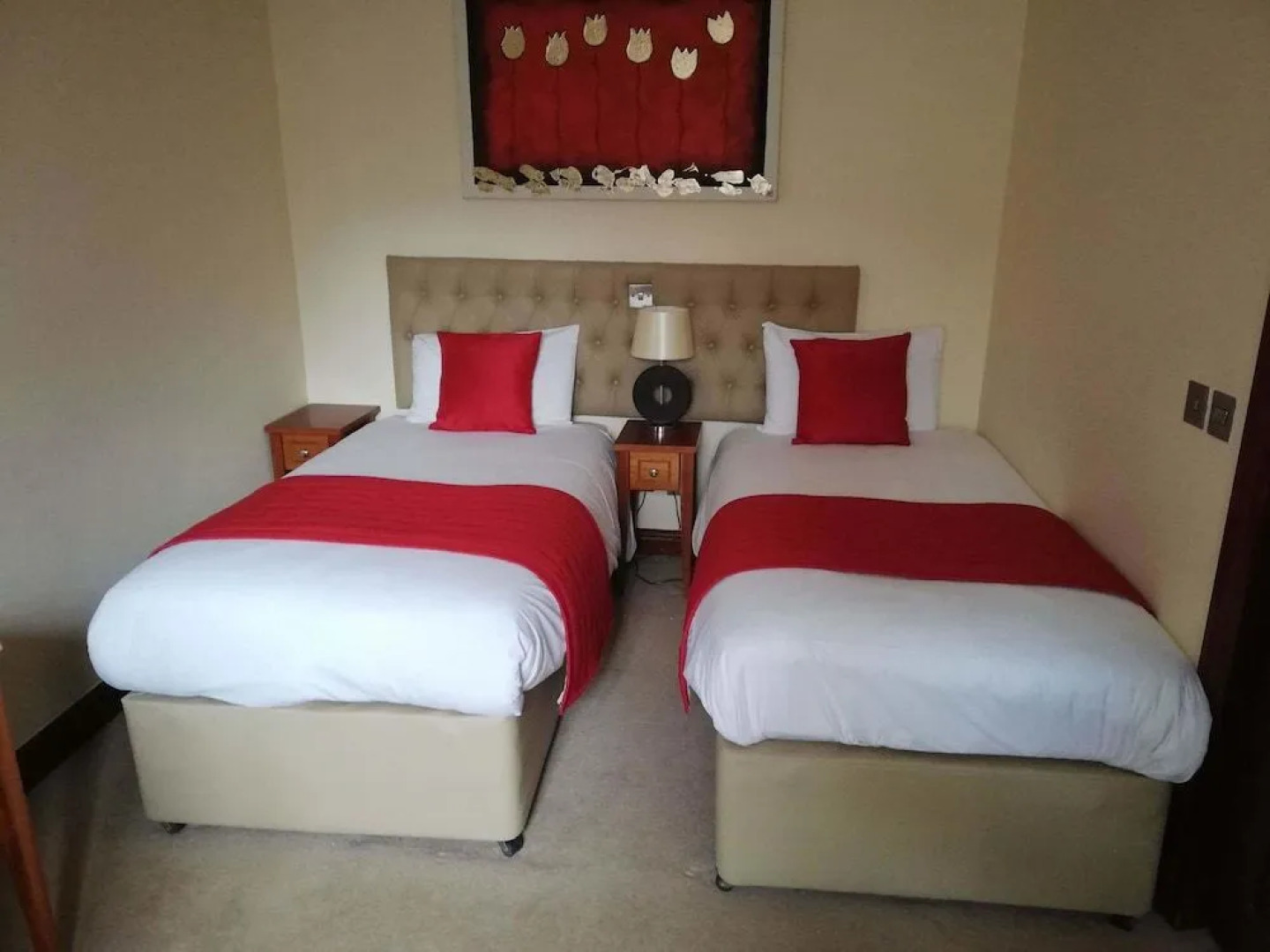 Brogans Bar & Guesthouse