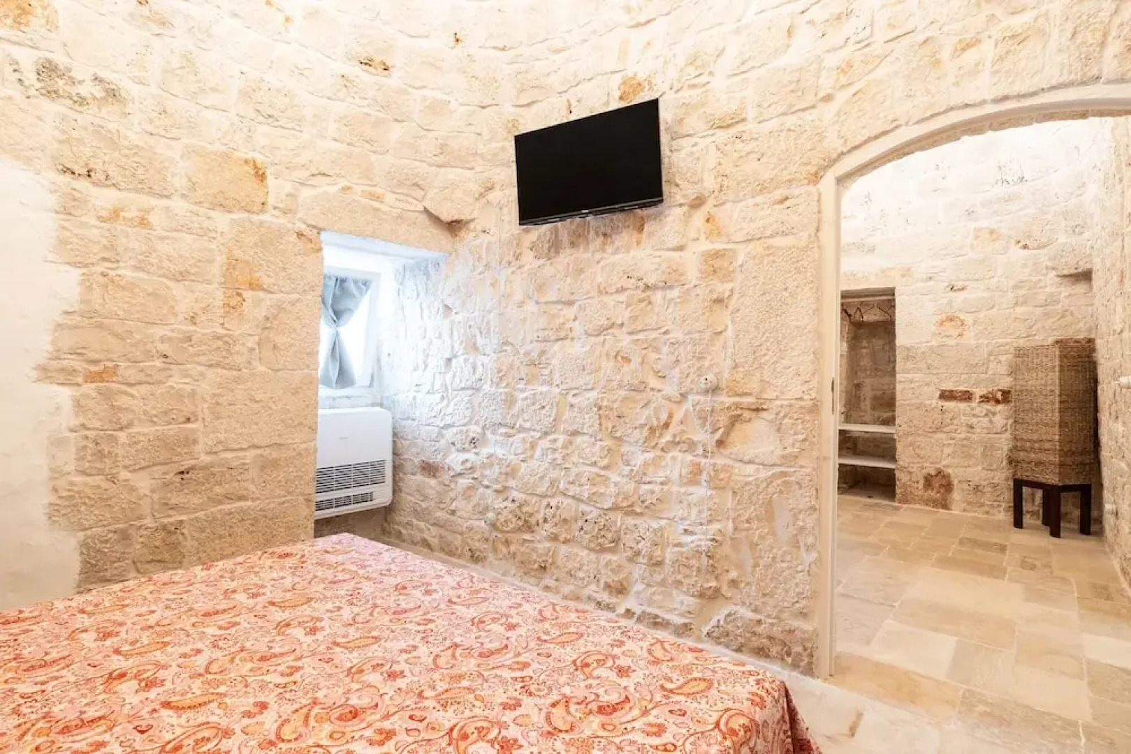 4152 Trulli Salsapariglia by Perle di Puglia