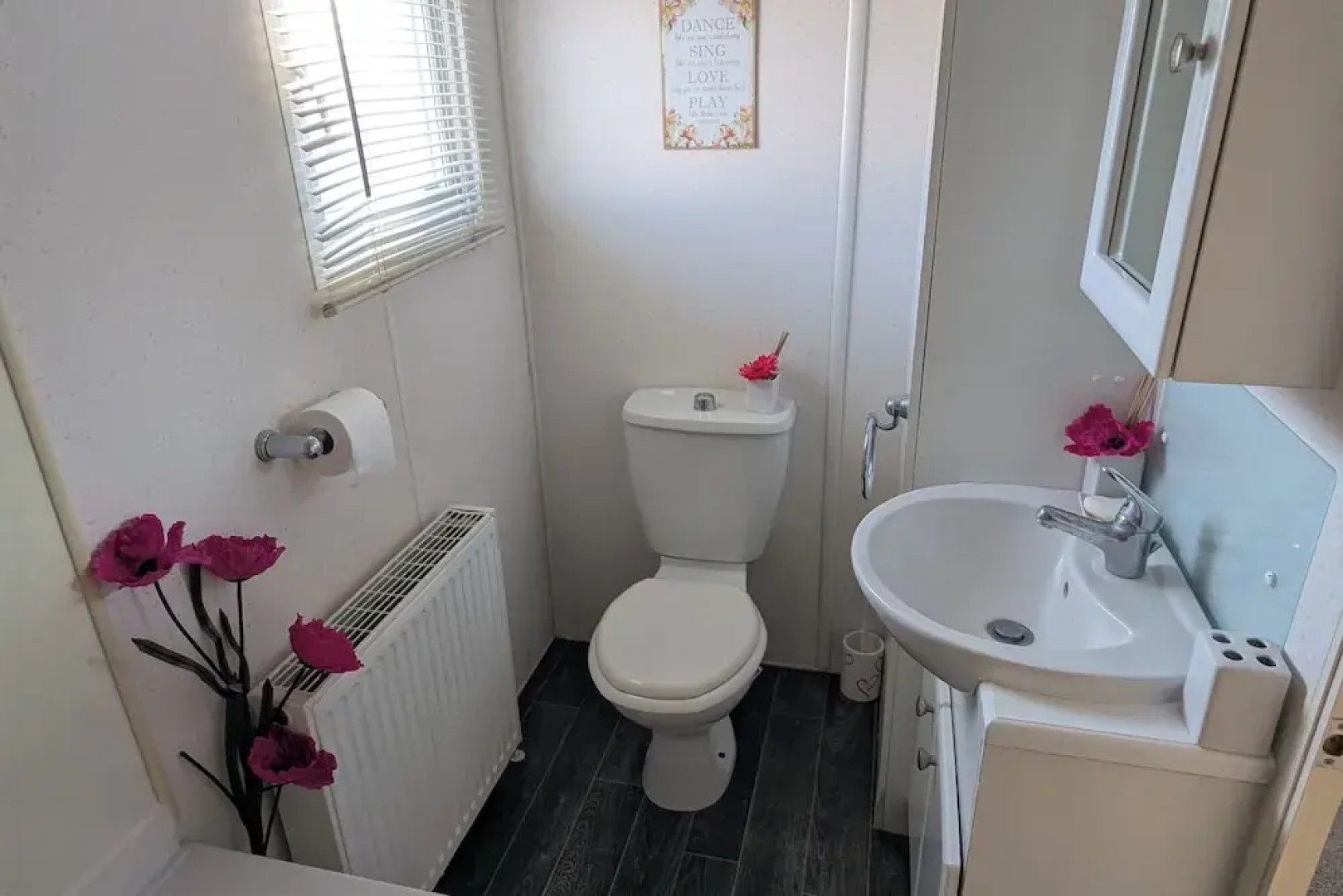 Beachcomber Cabin, Dog Friendly - Anderby Creek