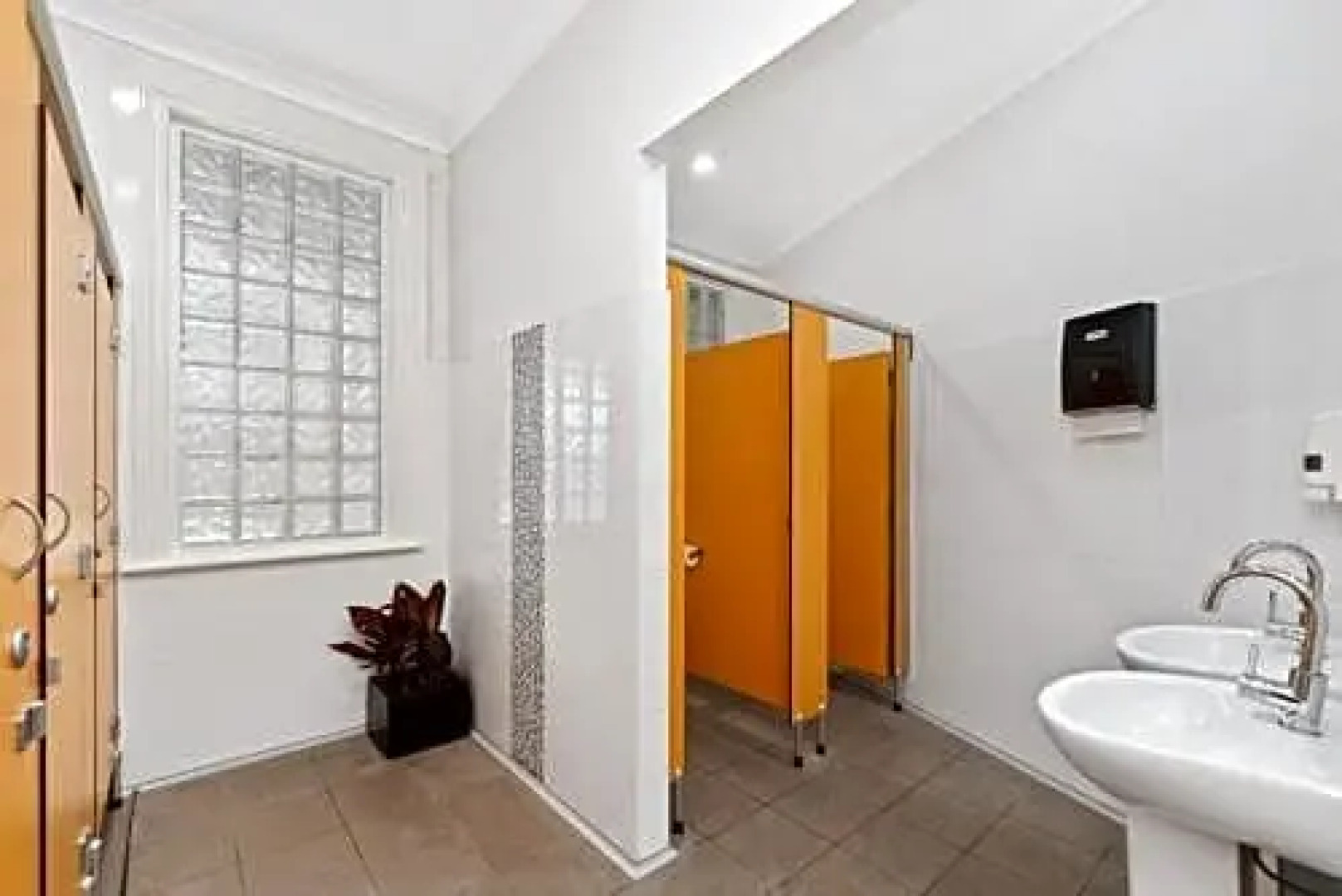 The Commercial Quarters - Room 2-has air conditioning, free WIFI, TV and fridge