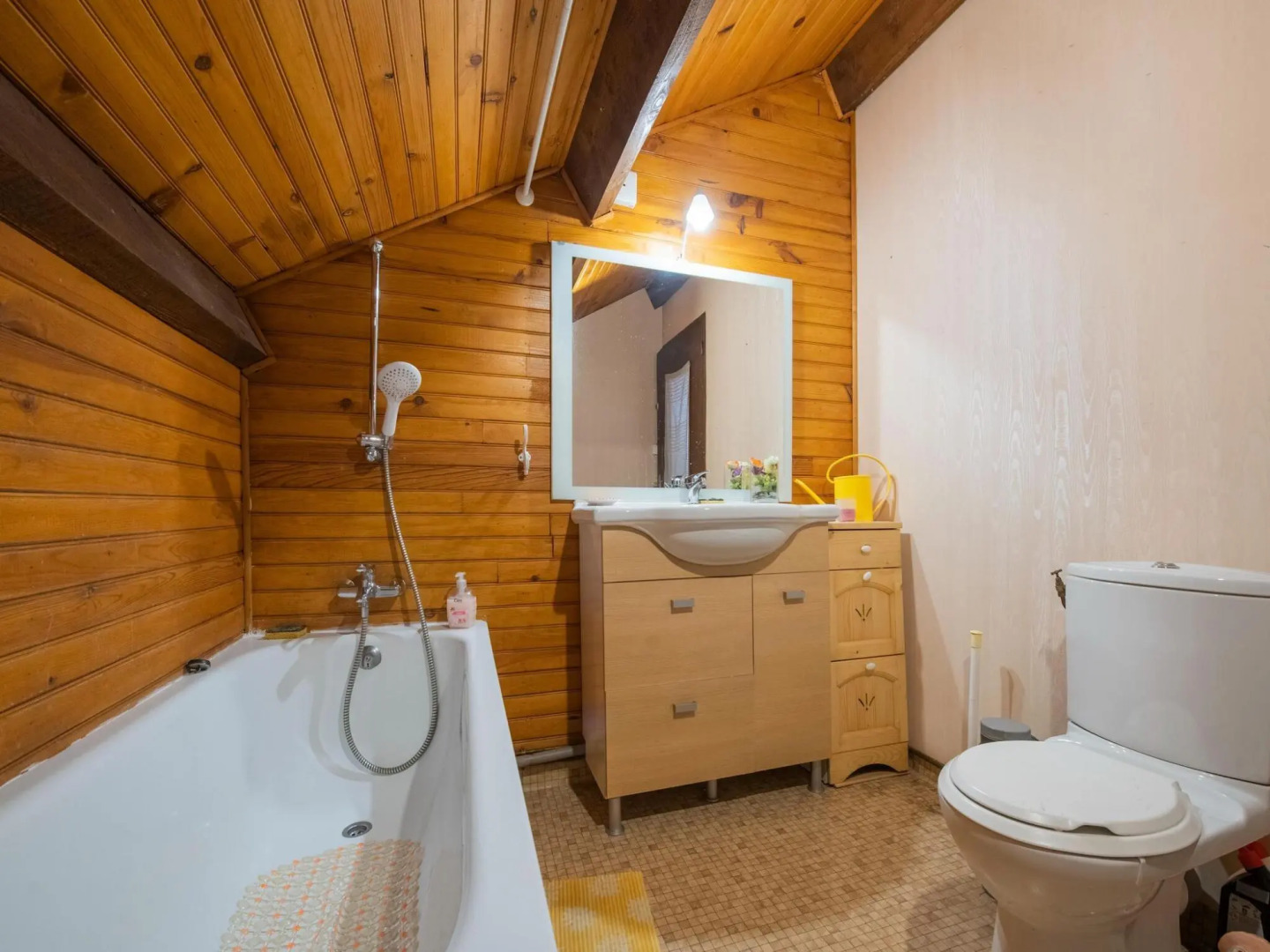 Inviting Holiday Home in Miremont With Garden