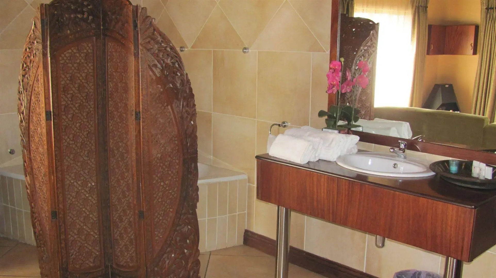 Flamingos Nest Guest House