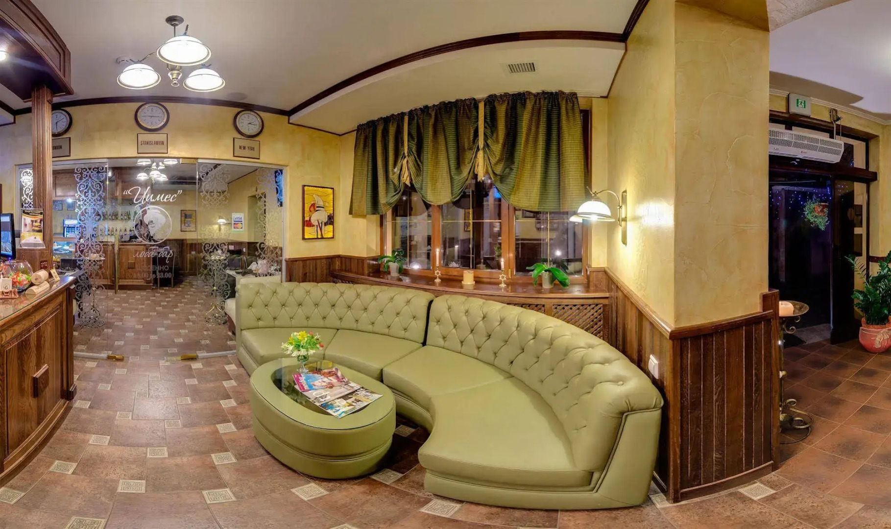 Под Темплем Отель