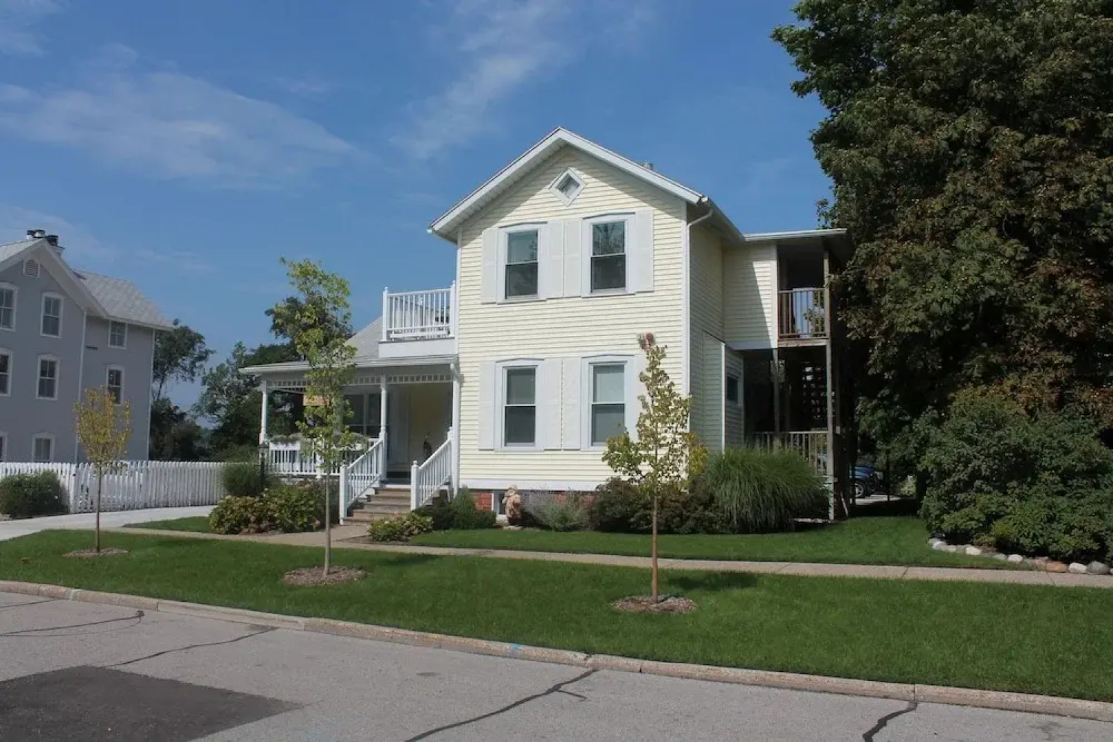 Captain's Cottage Suites