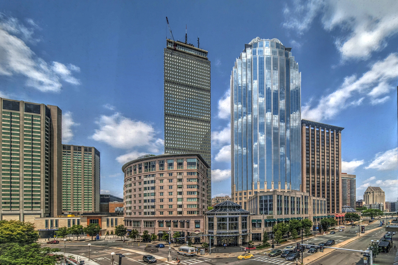 2 Bed with Work From Anywhere Office & Fast Wifi!