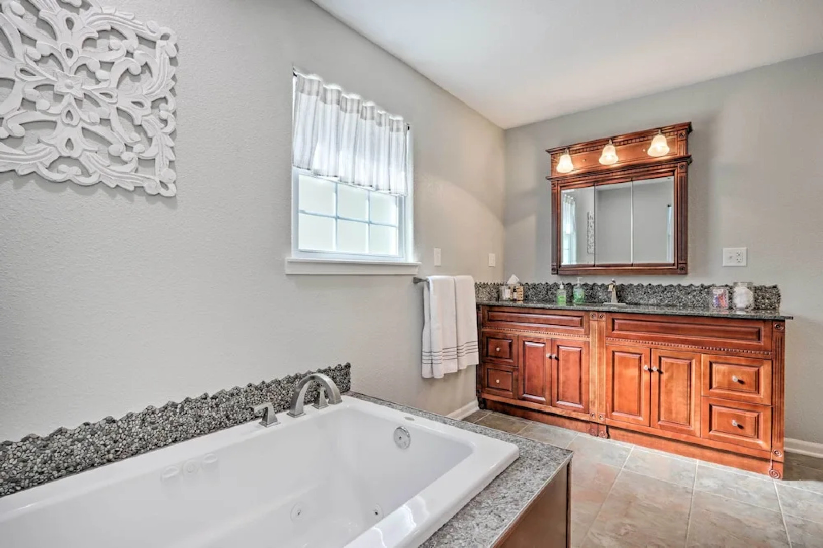 Dock & Jet Ski Slip: Lakeside Sunrise Beach Home!