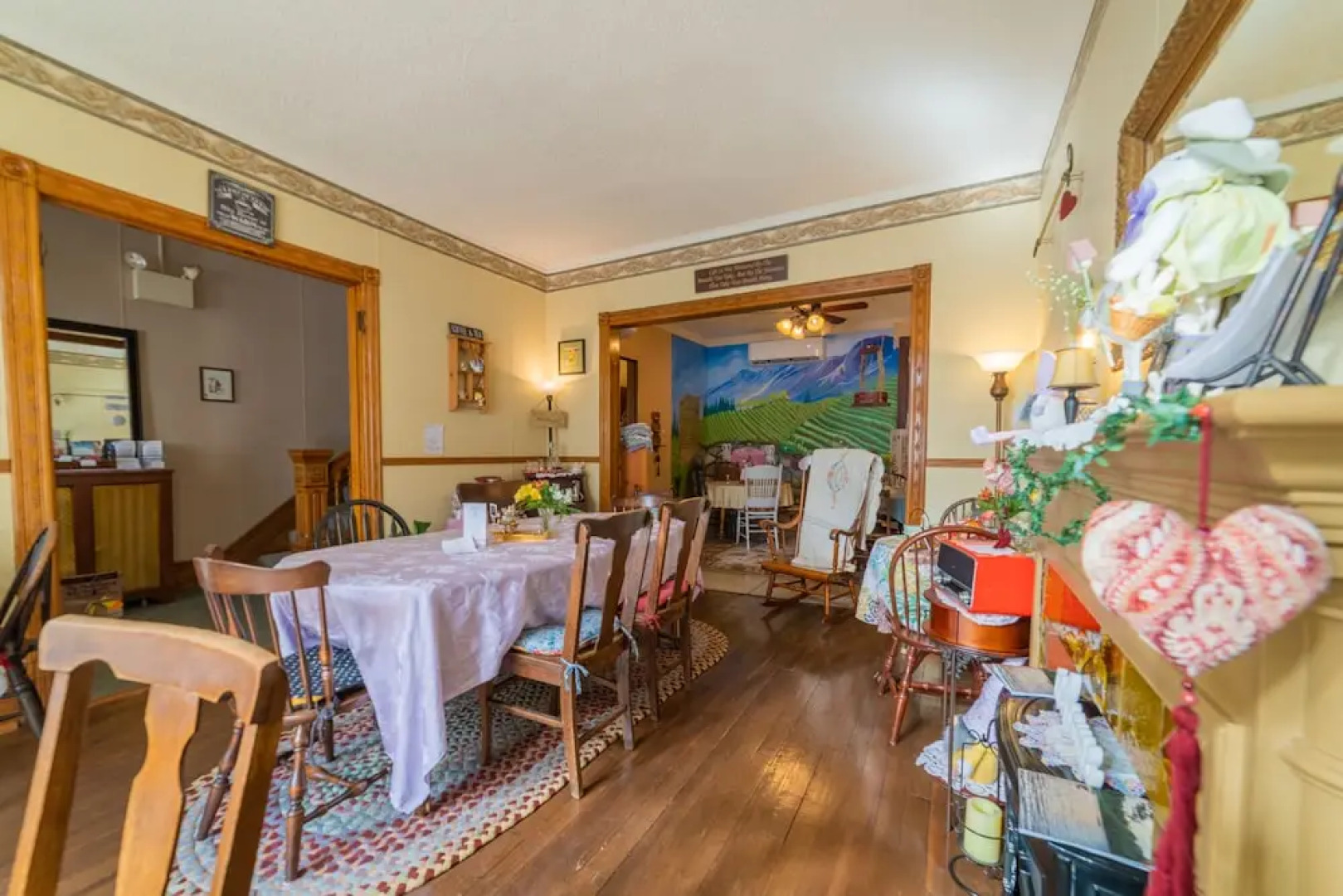 The Maid's Quarters Bed Breakfast & Tearoom