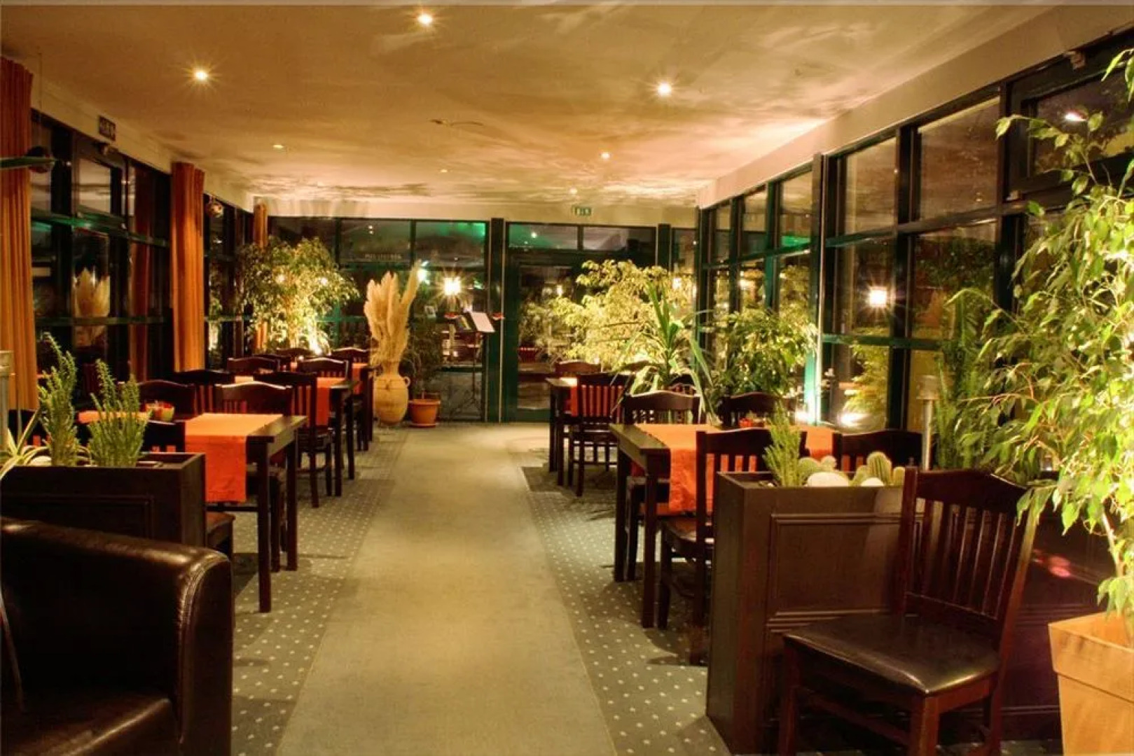 Hotel & Restaurant 5 Linden