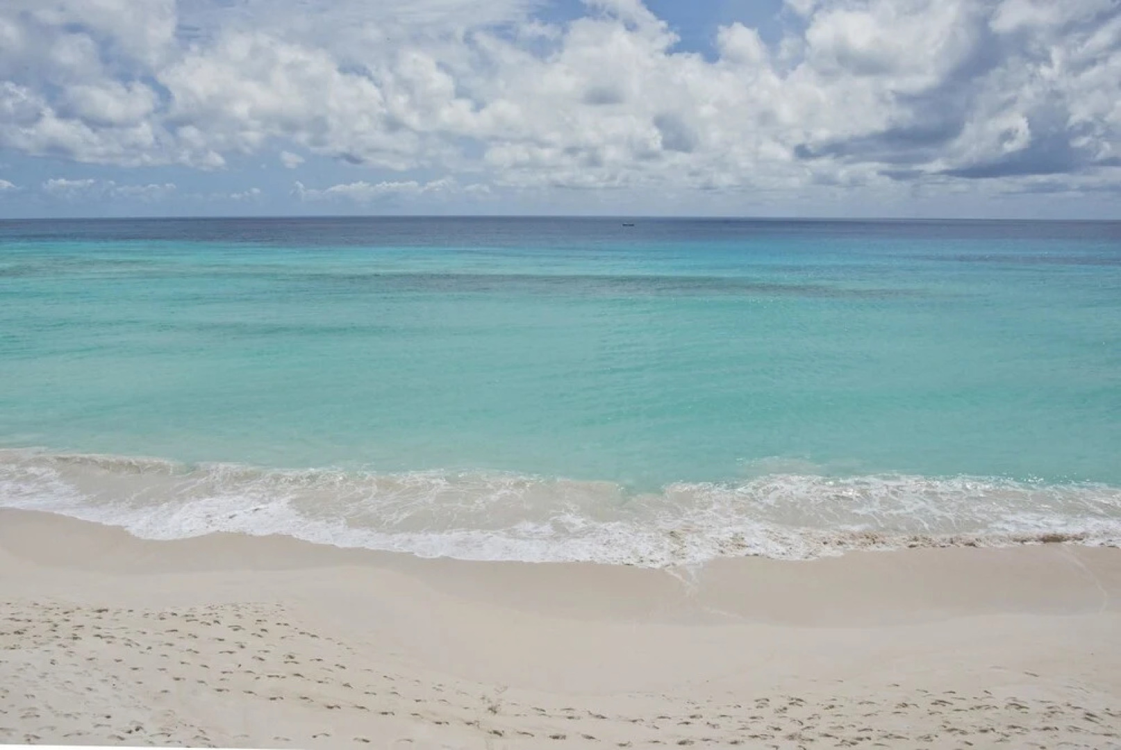 Beautiful Three Bedroom Beachfront Villa