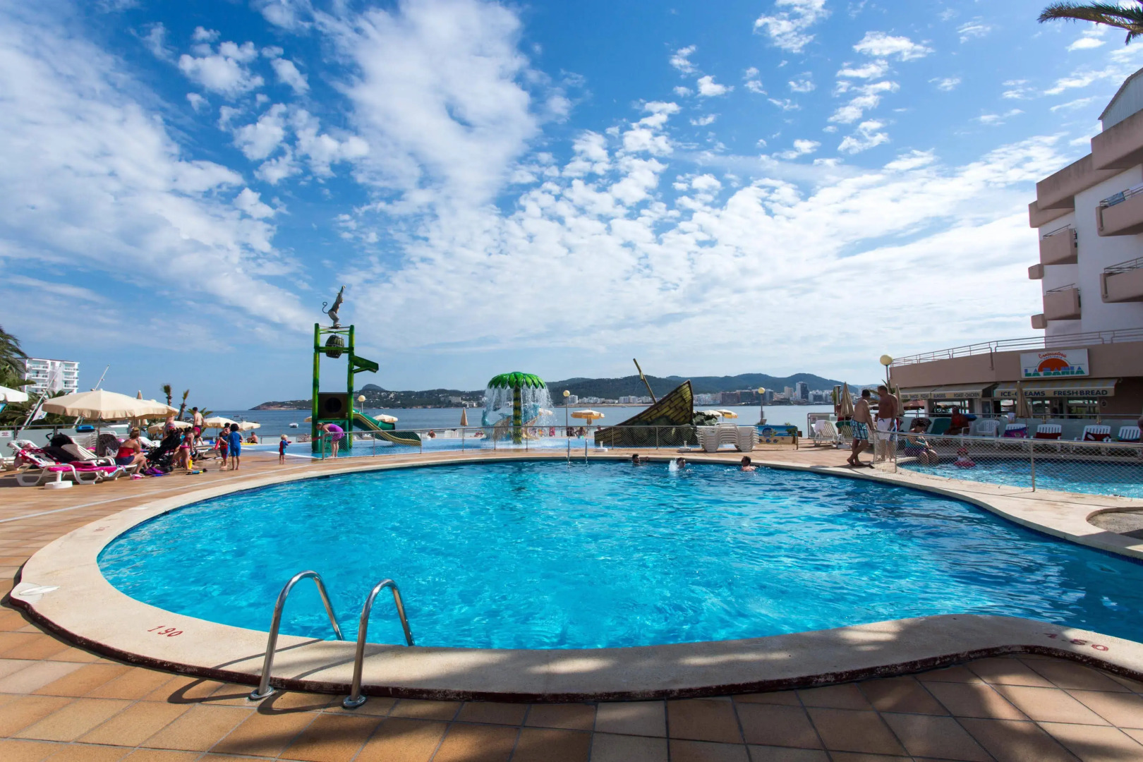 Playa Bella Beach Apartments