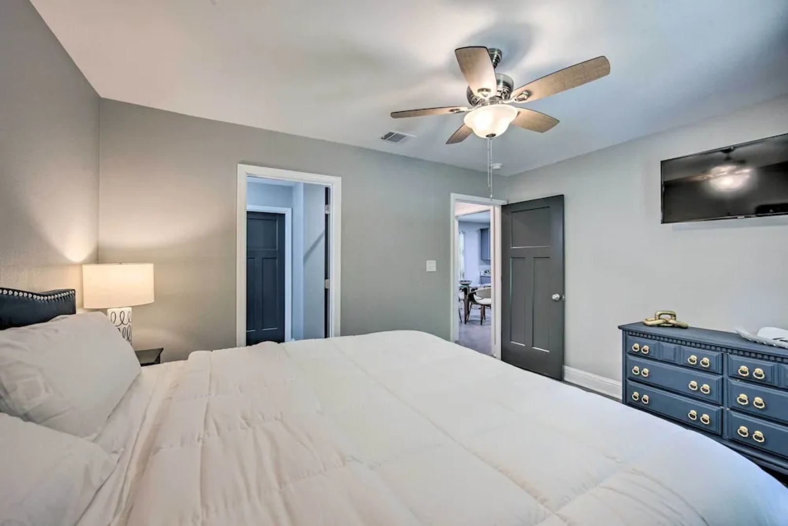 Stunning Avinger Retreat on Lake O' the Pines