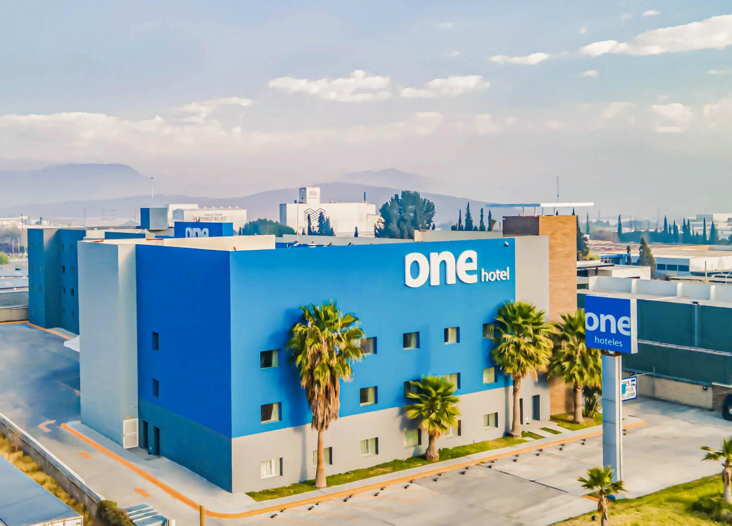 One Saltillo Aeropuerto