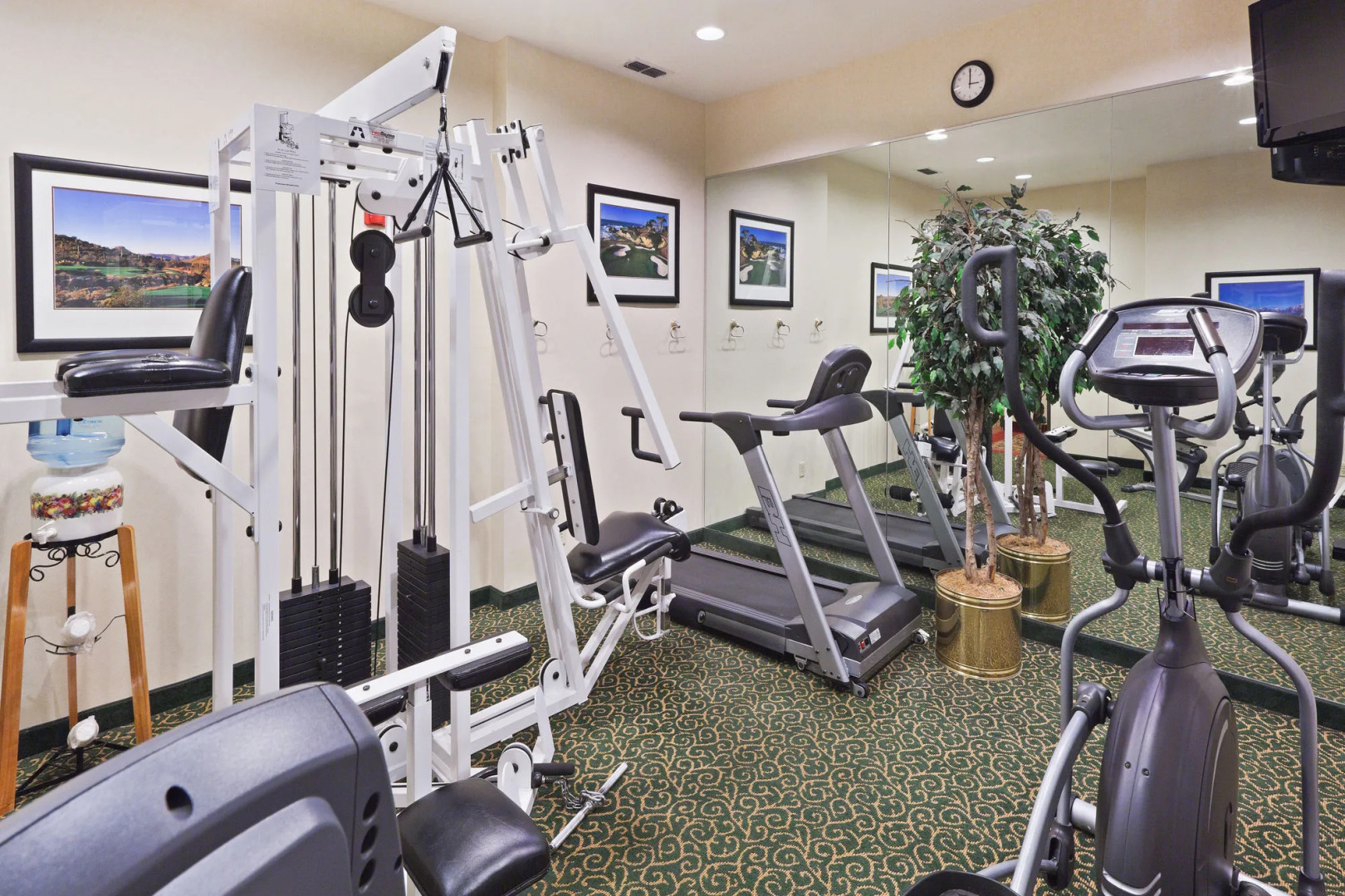 Holiday Inn Express & Suites by IHG