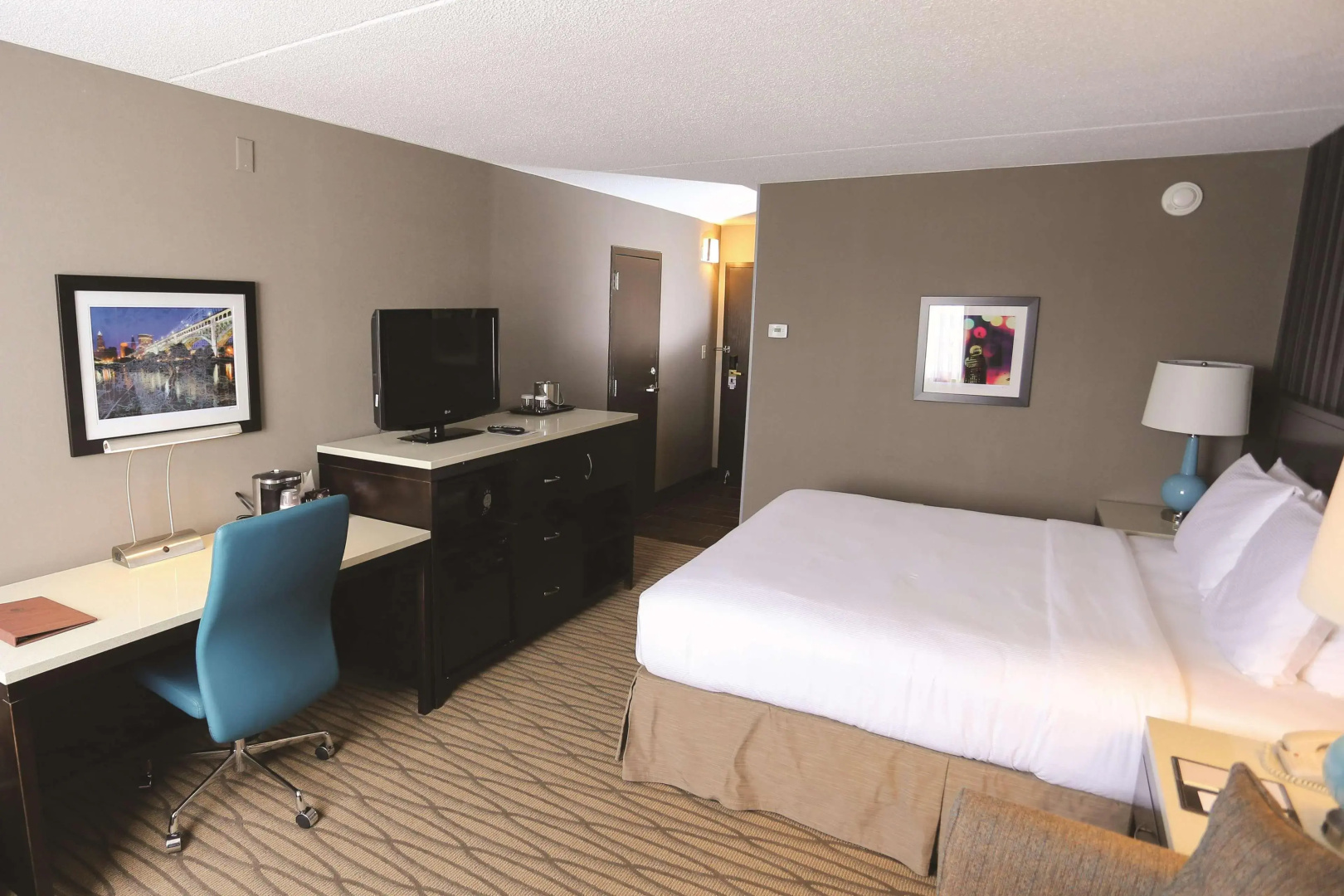 Отель Wyndham Garden Westlake