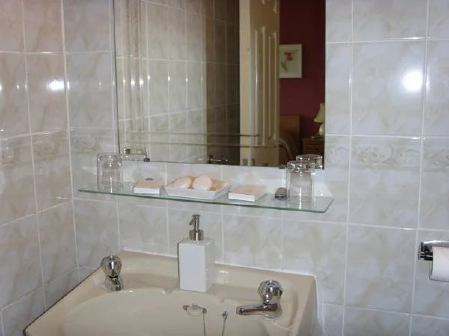 Heather Lodge Country House