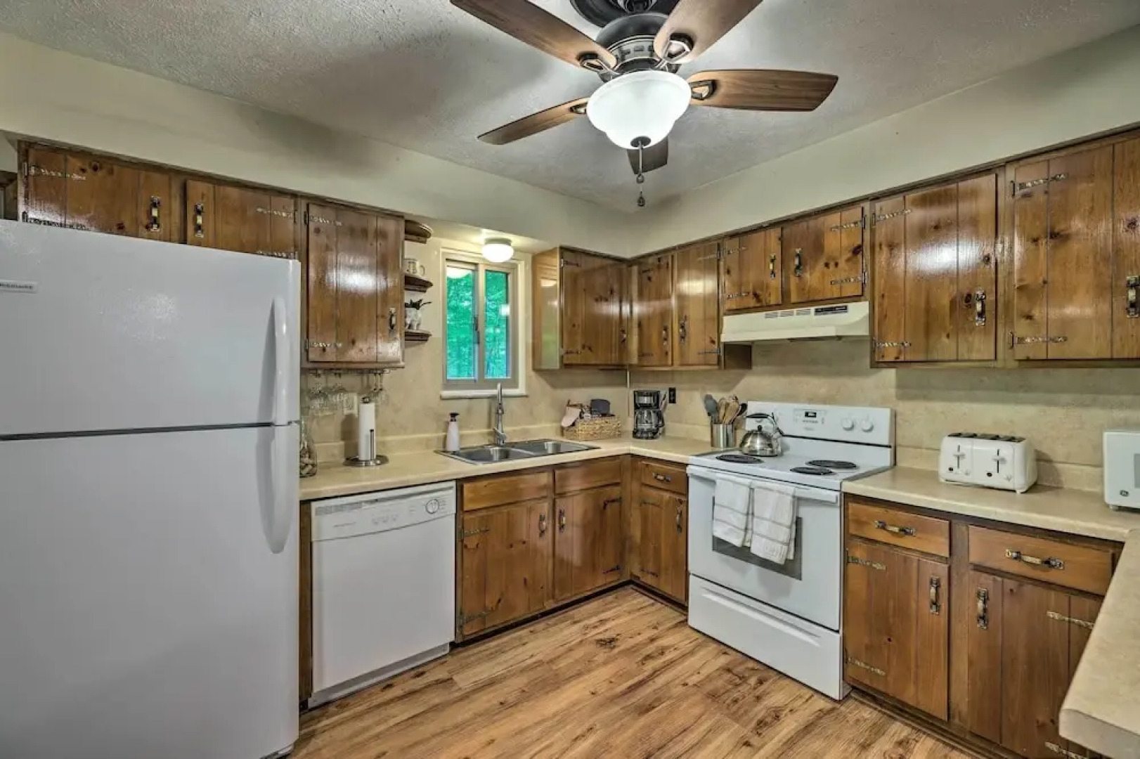 Pocono Lake Chalet w/ Deck, Fire Pit & Sunroom!