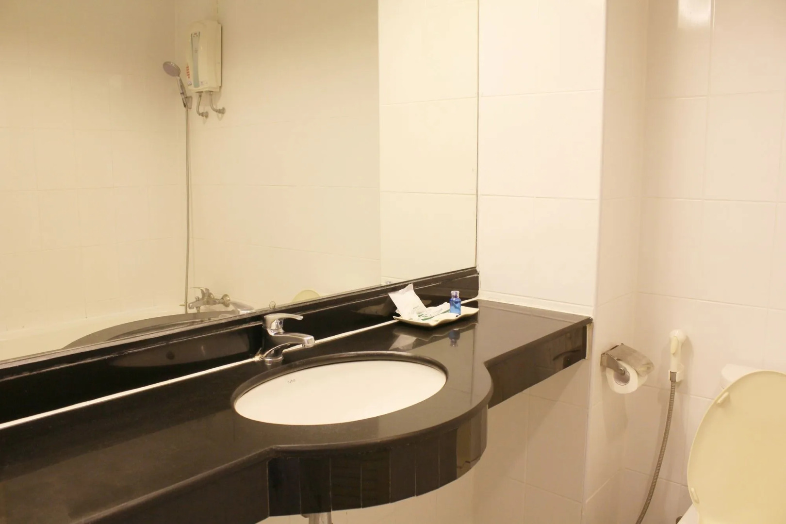 Romance Hotel Srinakarin