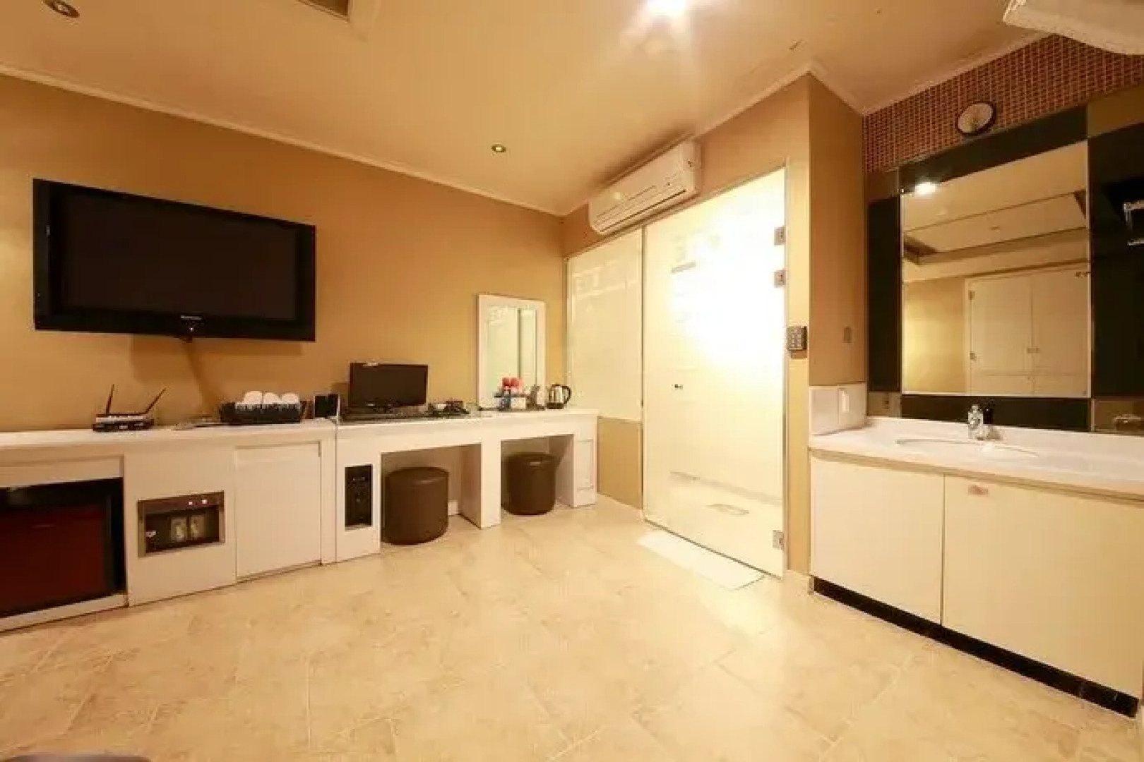 Bucheon Gstay and Praha