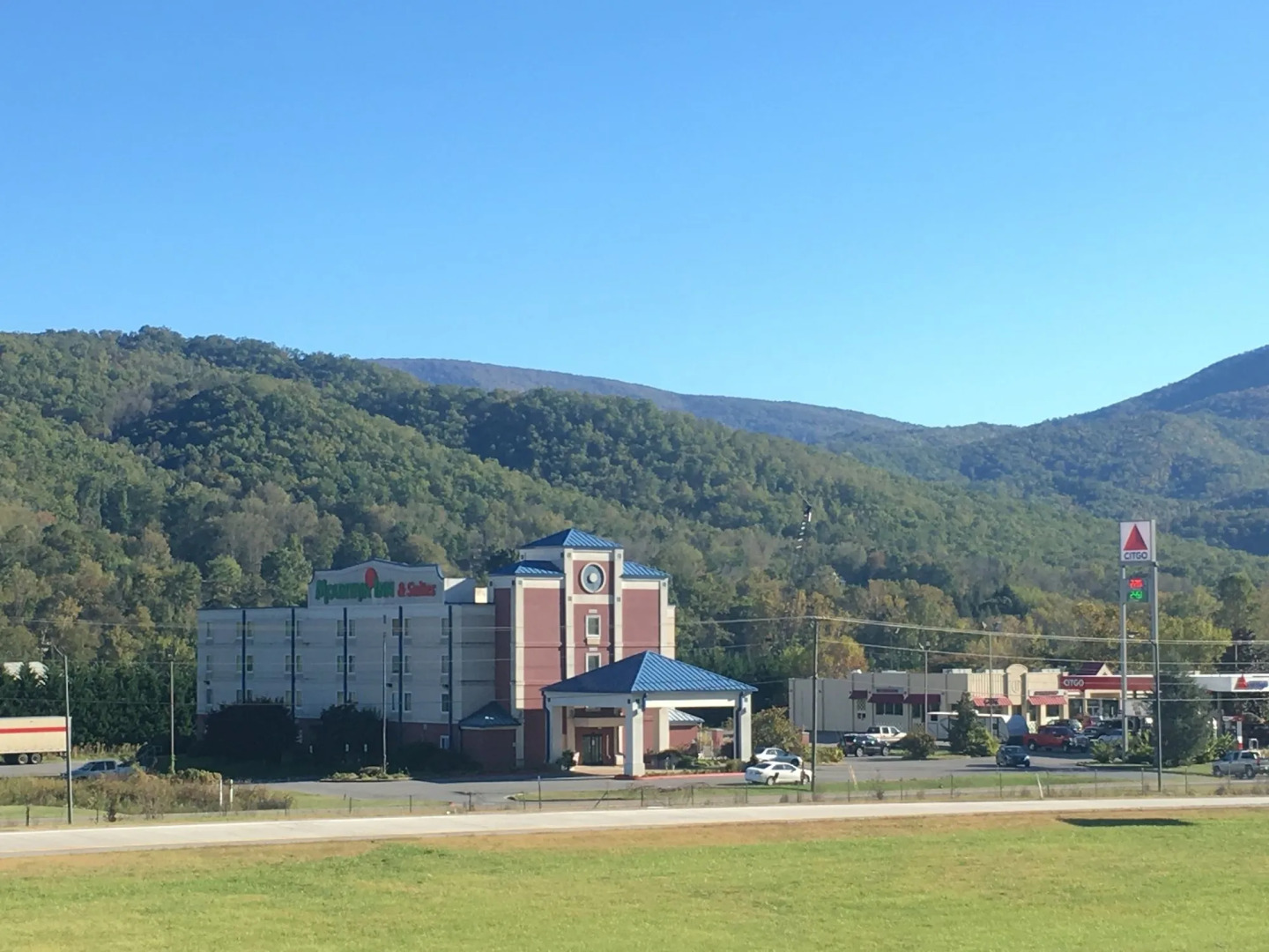 Mountain Inn & Suites