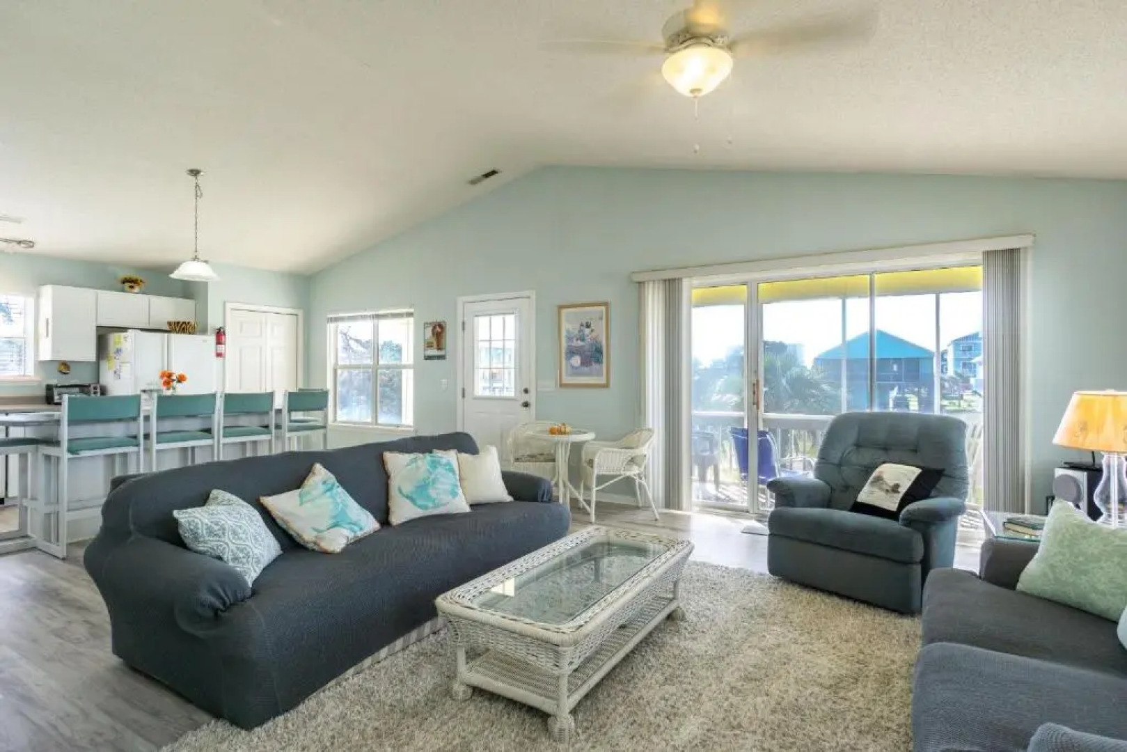 See Otter by Oak Island Accommodations