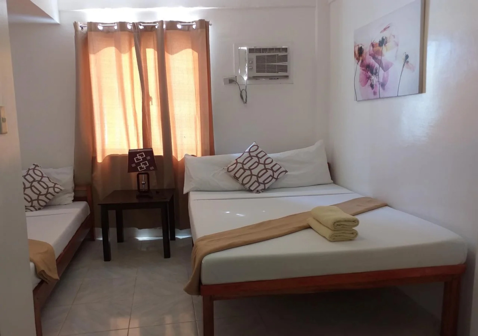 Zenith Inn & Resto Bar