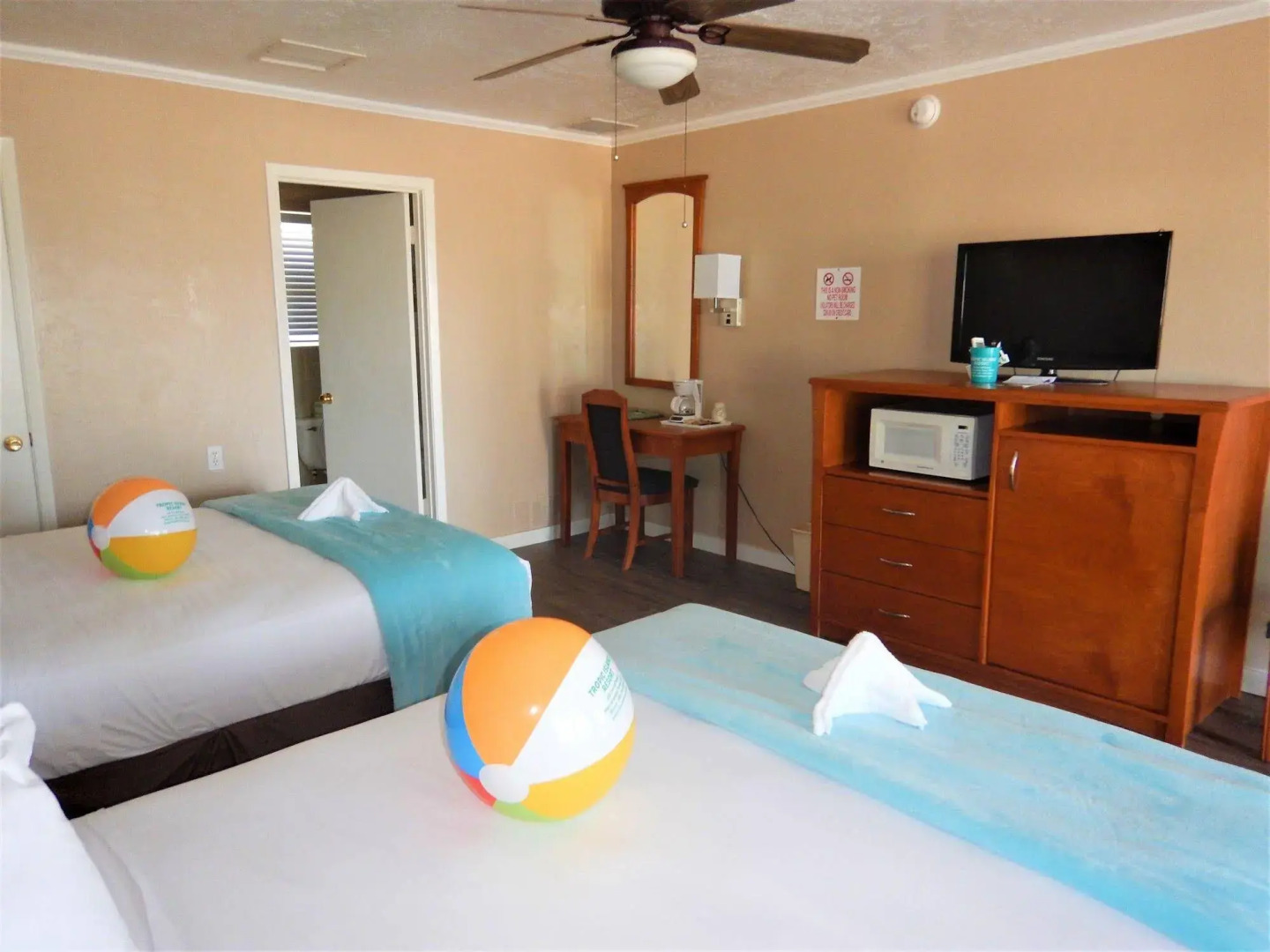 Tropic Island Resort