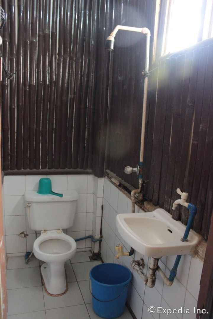 Coron Reef Pension House