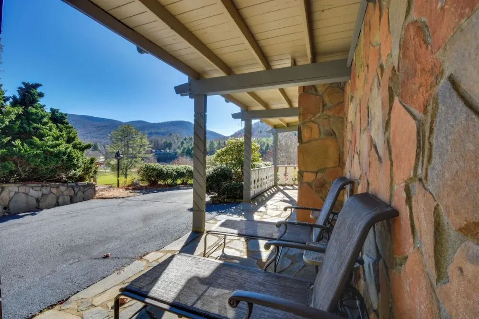 Picturesque Sky Haus Sanctuary w/ Mountain Views