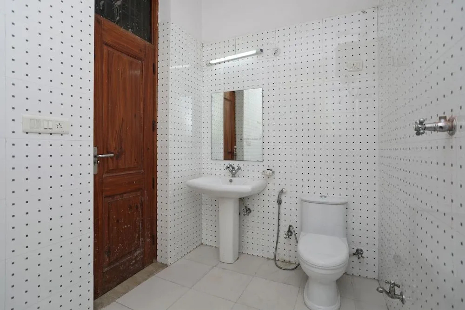 OYO 12502 City Hotel