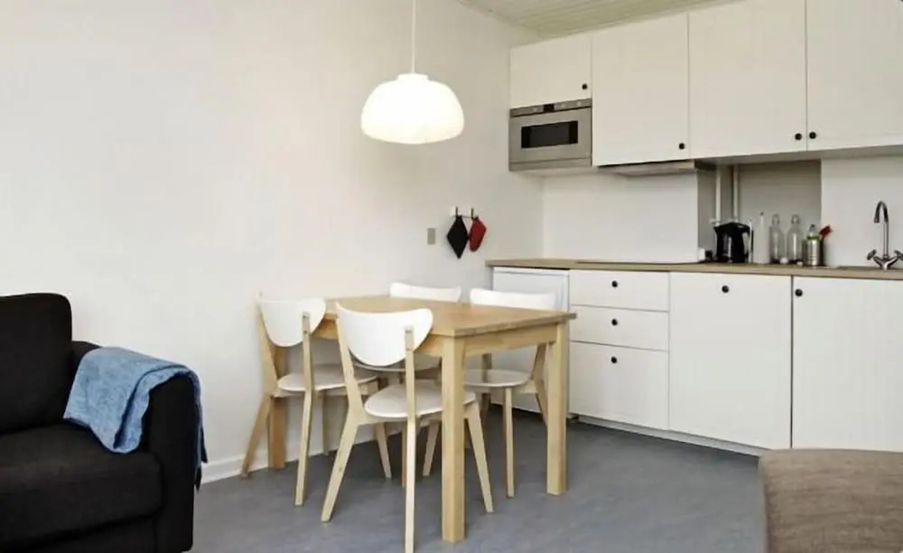 Beachfront Retreat E, 2 Bedrooms, Sea View