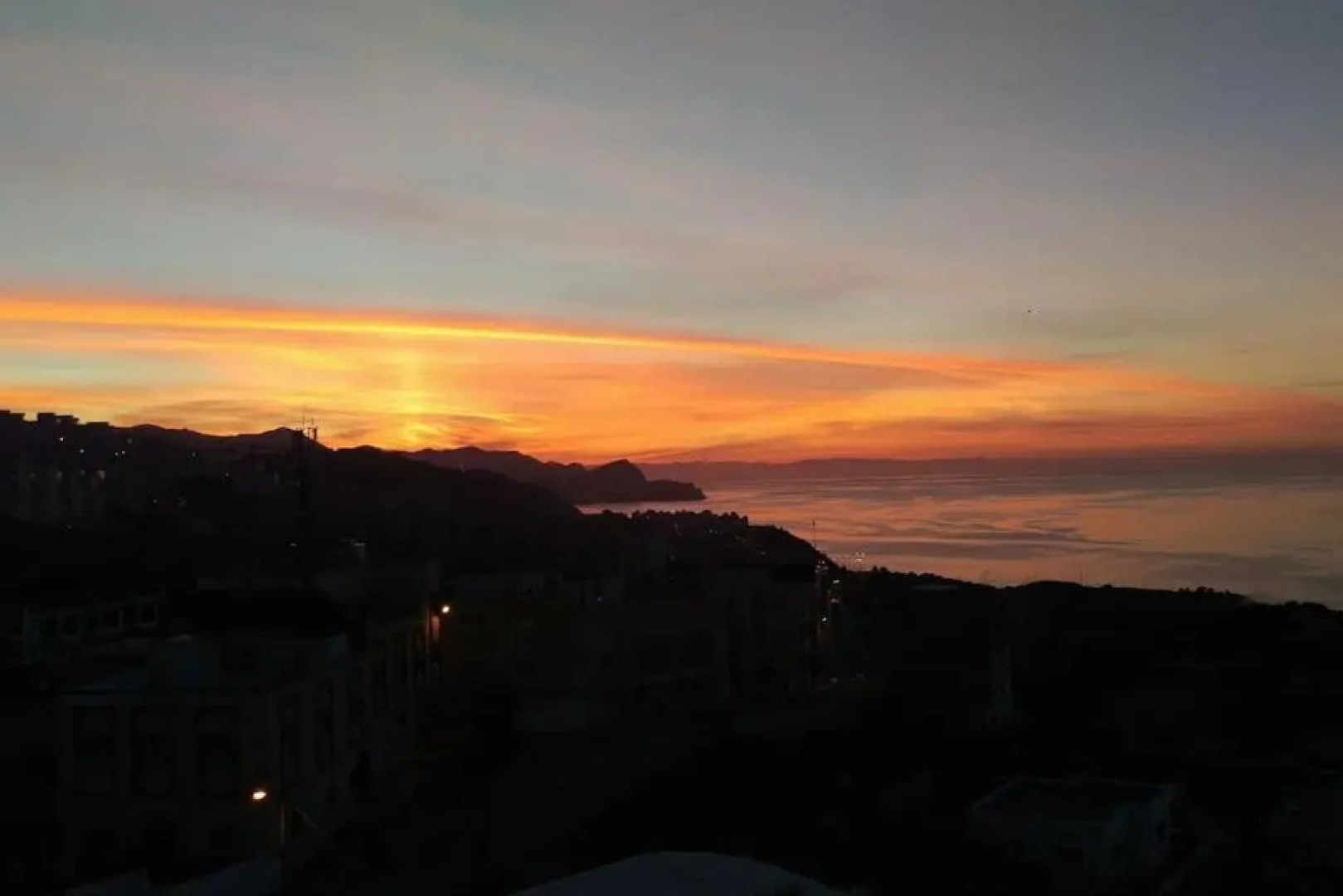 Luxurious apartment close to the sea