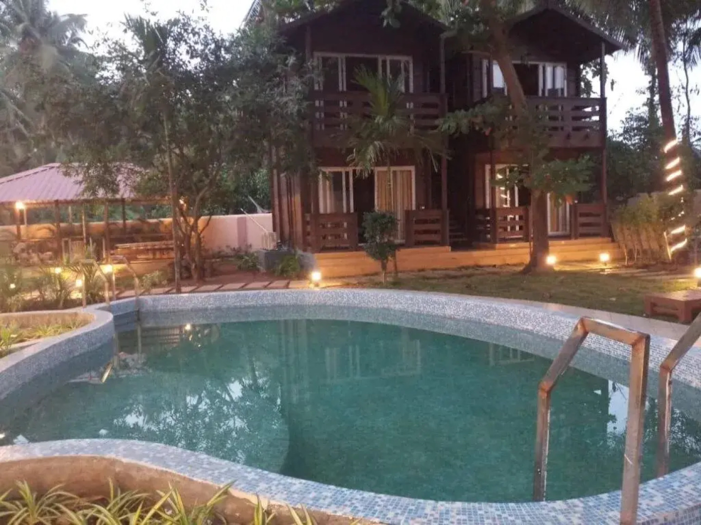 Vinnca Woodvillas Beachfront Resort