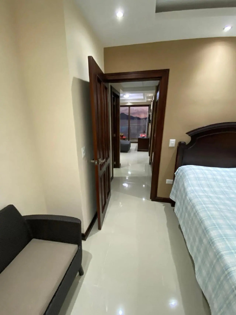 Torres de Atitlan 4 Bdrm-3 Bthrm Full Floor - for 10 people