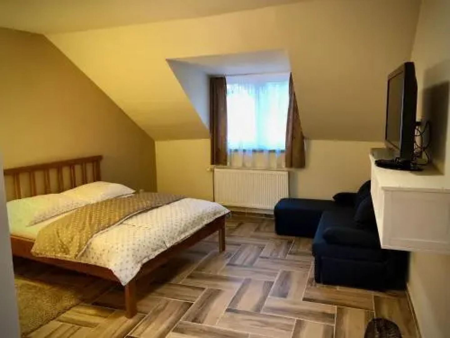 Guest House Atrium Vendégház