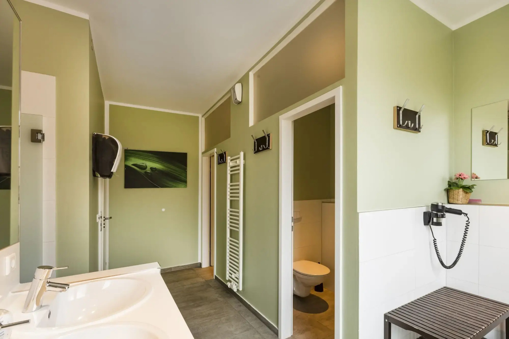 Five Reasons Hotel & Hostel