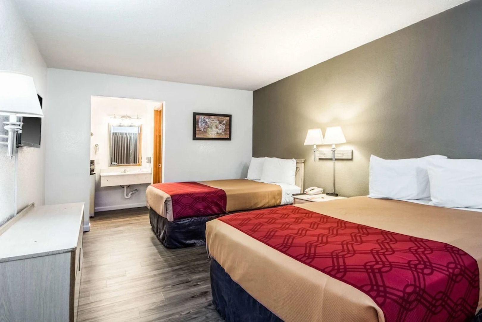 Econo Lodge Airport I-35 North