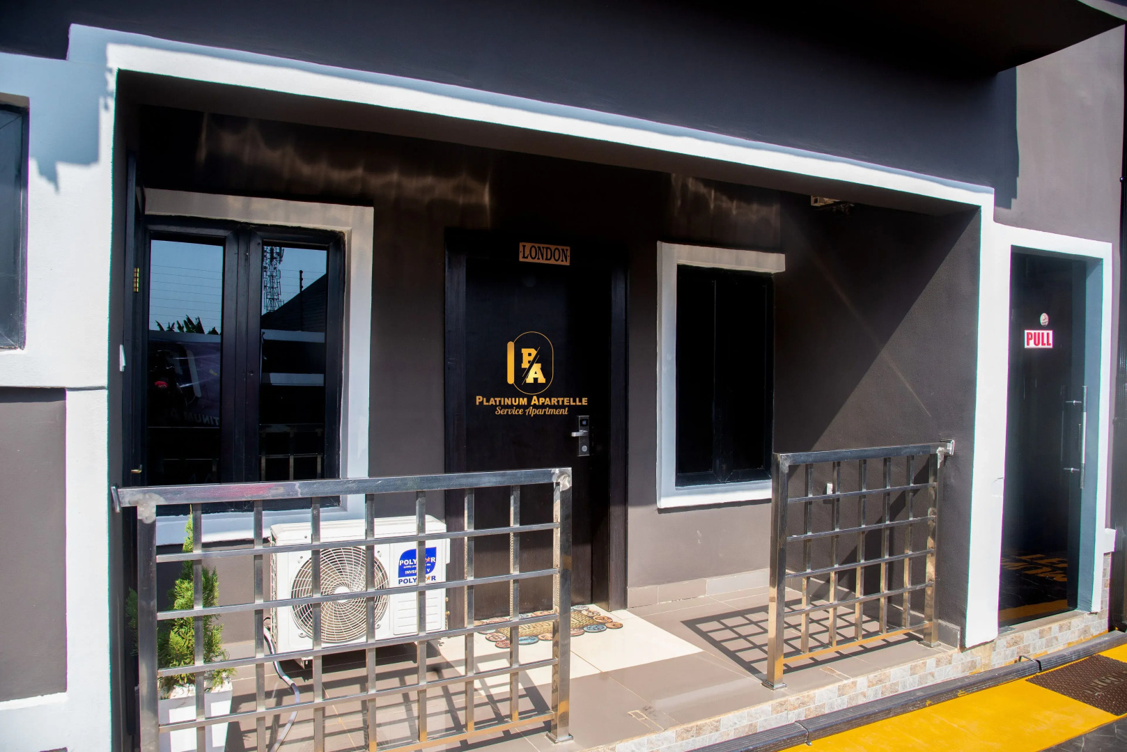 Platinum Apartelle