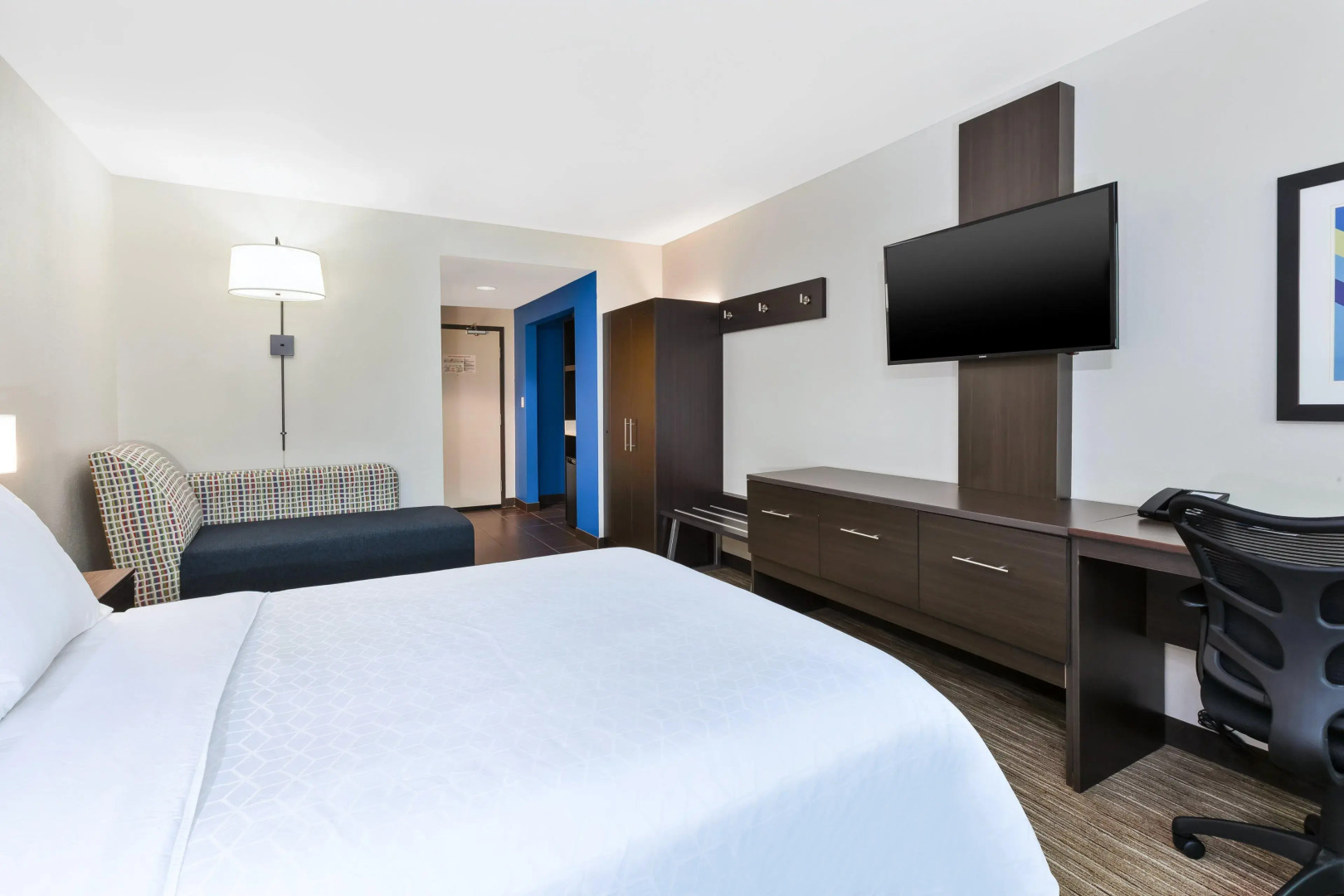 Holiday Inn Express Winnipeg Airport - Polo Park by IHG