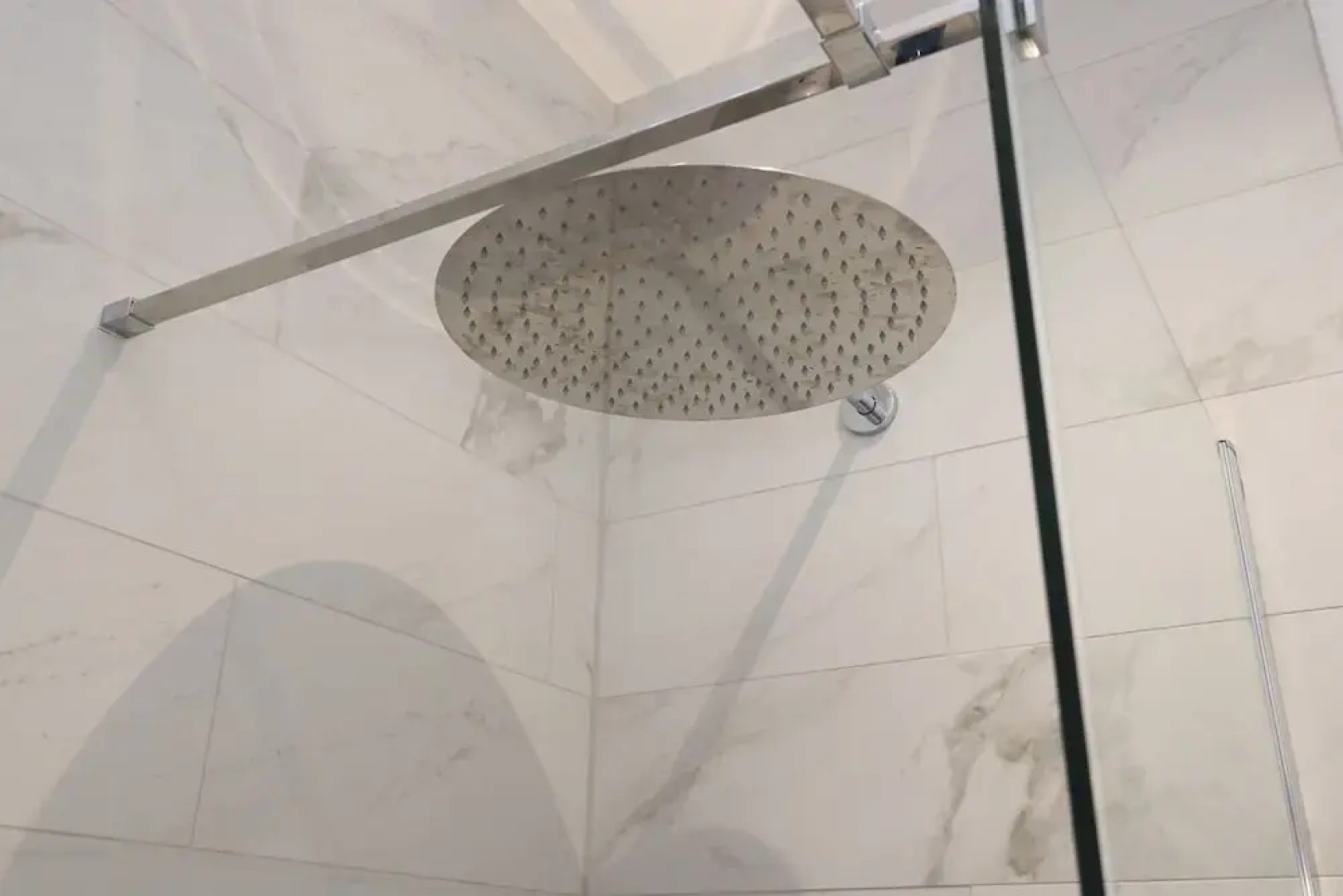 Dollar Apartments at 39