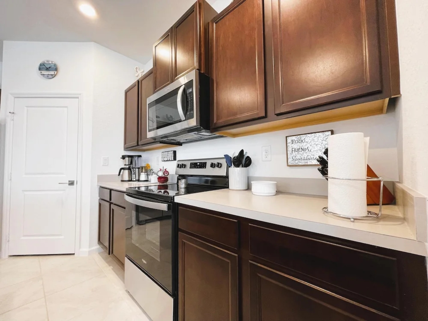 13233 NEW 3BR Beach House Theme Air Base